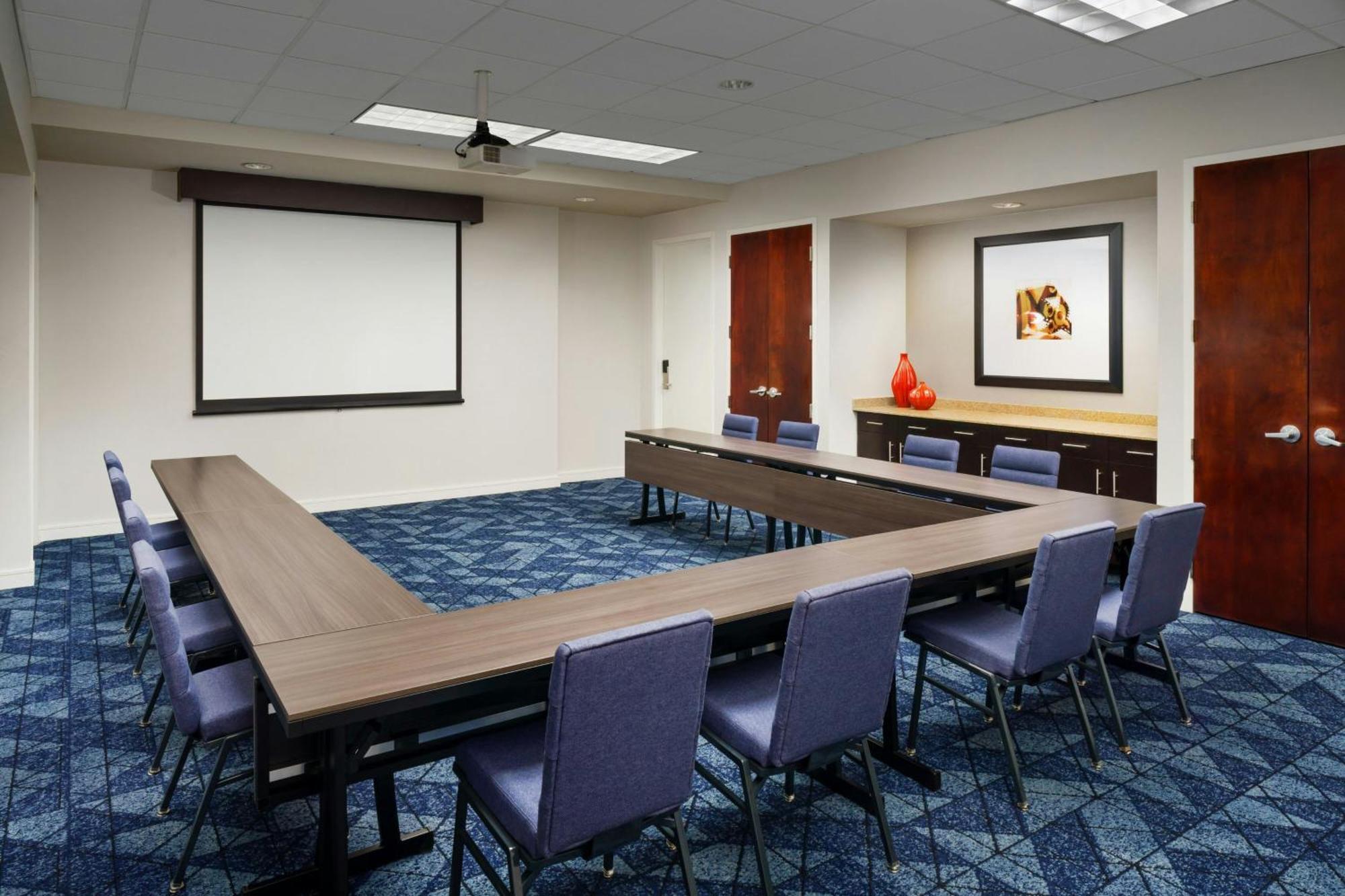 Courtyard By Marriott Atlanta Buckhead Hotel Exterior foto