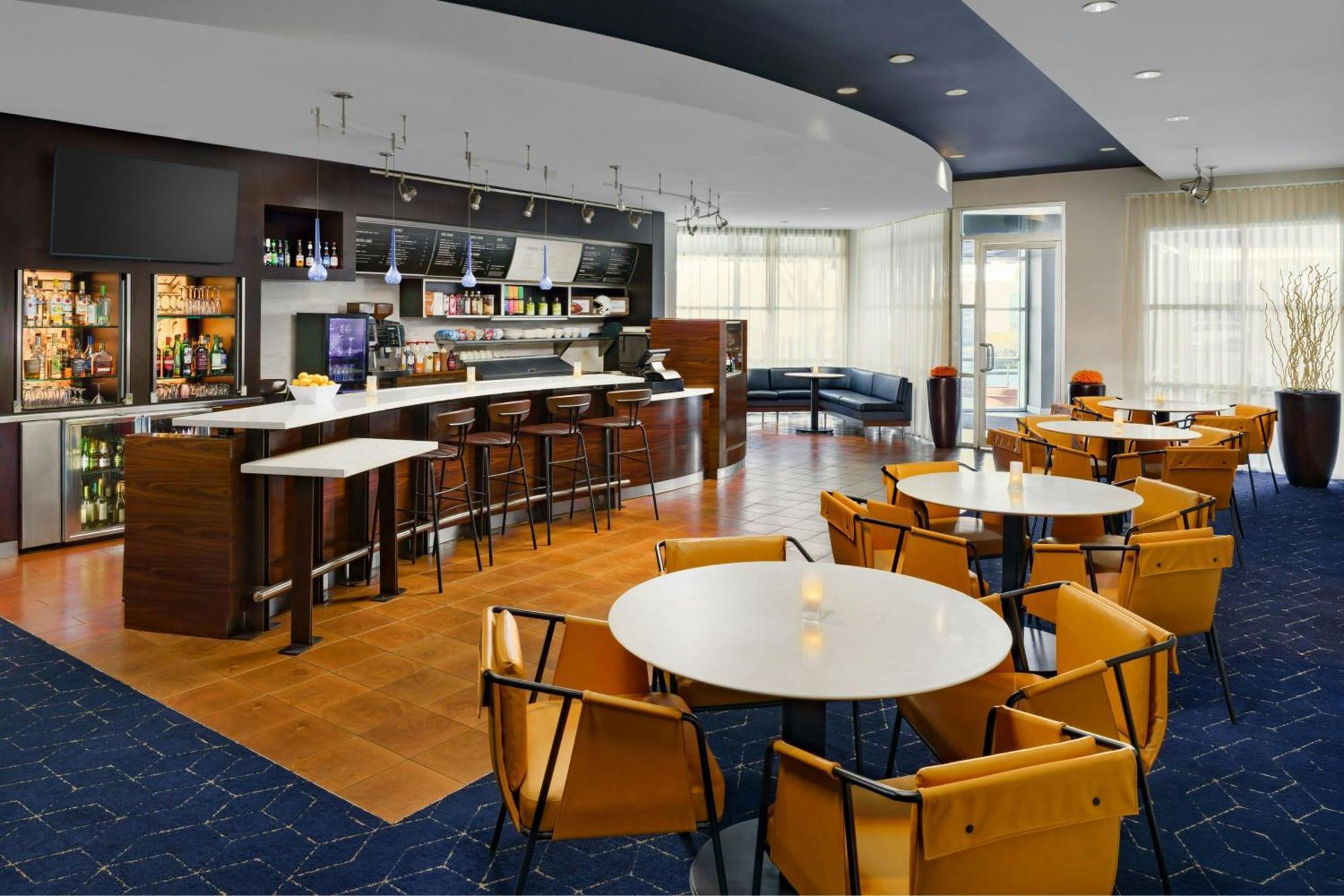 Courtyard By Marriott Atlanta Buckhead Hotel Exterior foto