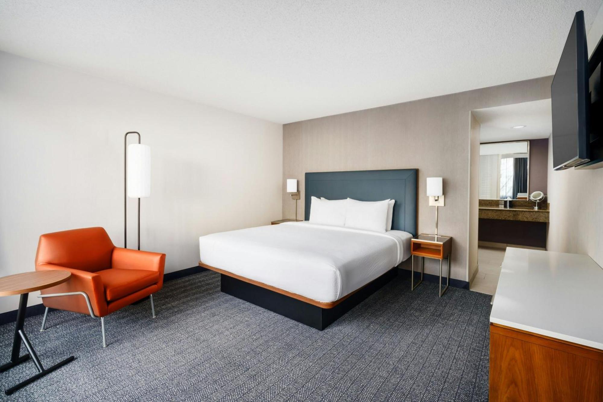 Courtyard By Marriott Atlanta Buckhead Hotel Exterior foto