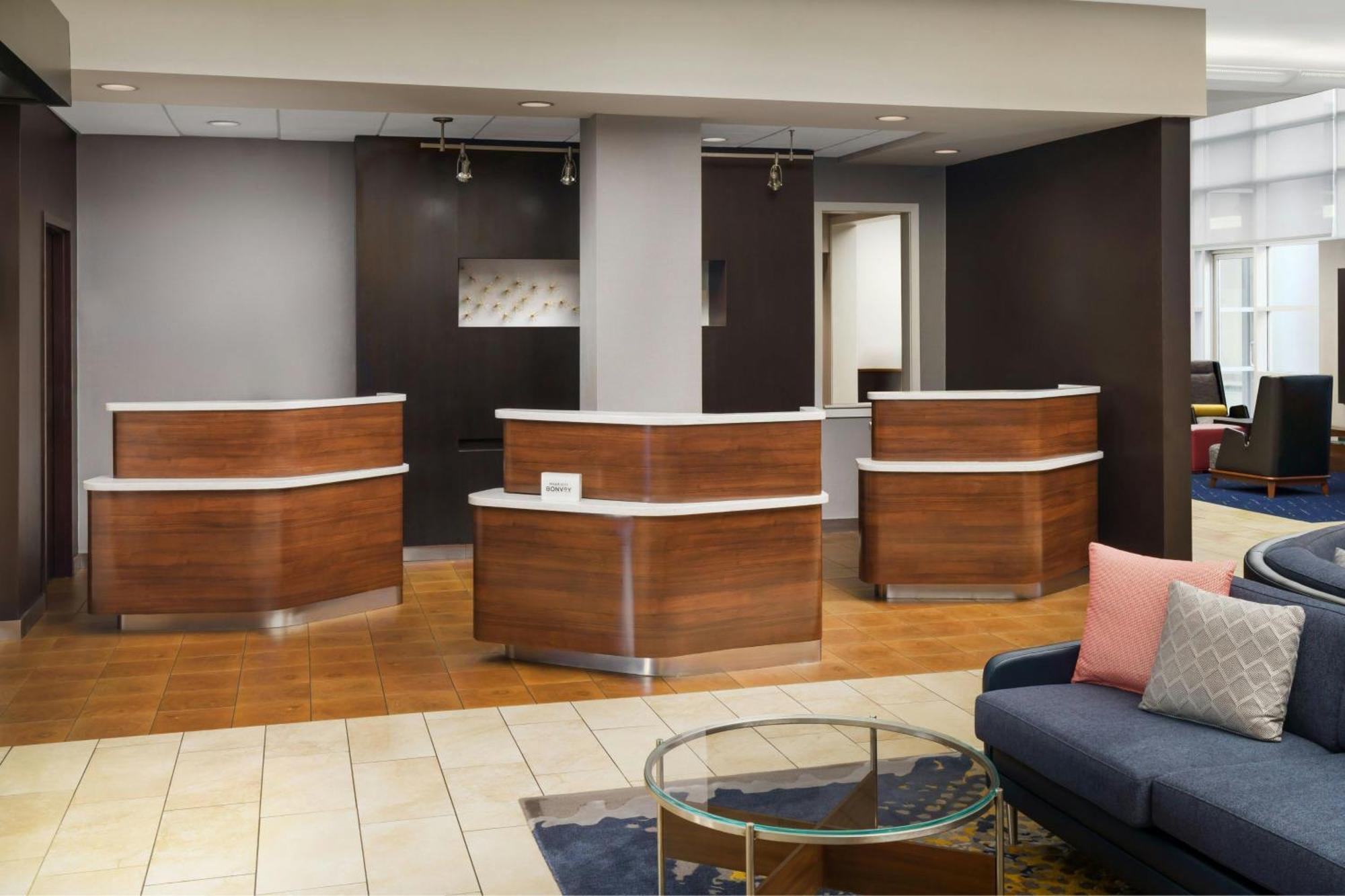 Courtyard By Marriott Atlanta Buckhead Hotel Exterior foto