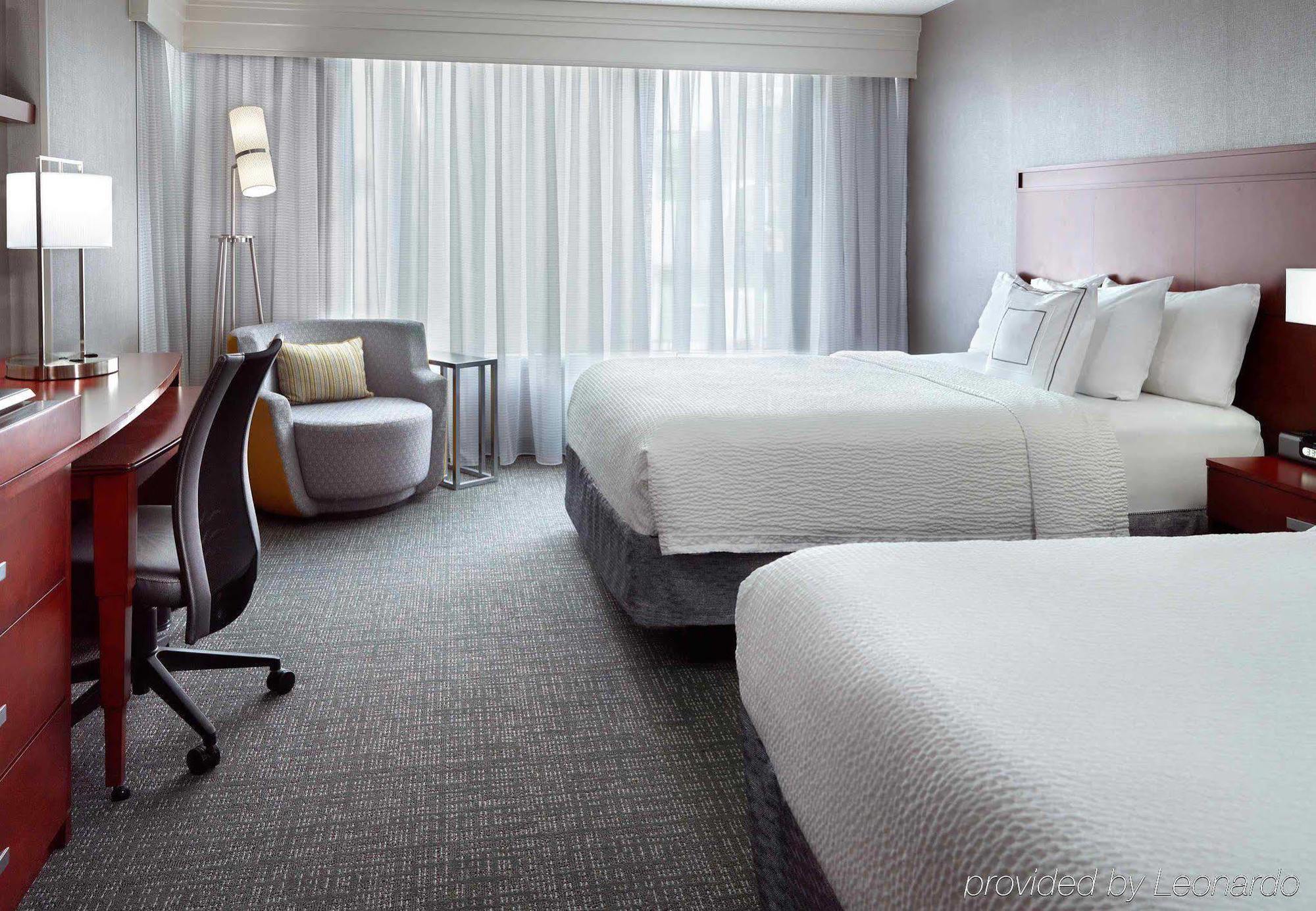 Courtyard By Marriott Atlanta Buckhead Hotel Exterior foto