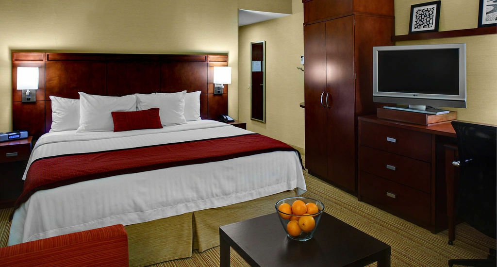 Courtyard By Marriott Atlanta Buckhead Hotel Exterior foto